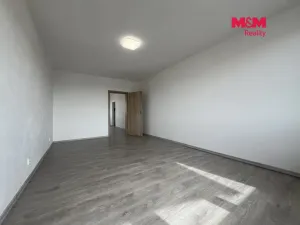 Pronájem bytu 2+1, Jindřichův Hradec - Jindřichův Hradec III, sídliště Vajgar, 63 m2