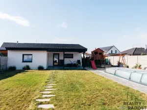 Prodej rodinného domu, Hrušky, Na Zahajce, 117 m2