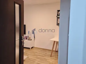 Pronájem bytu 2+kk, Praha, Pujmanové, 41 m2