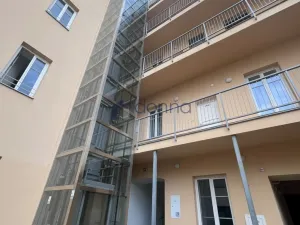 Pronájem bytu 4+kk, Praha, Drtinova, 99 m2