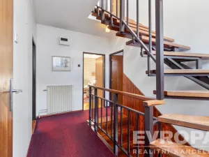 Pronájem rodinného domu, Praha - Krč, U krčského nádraží, 220 m2