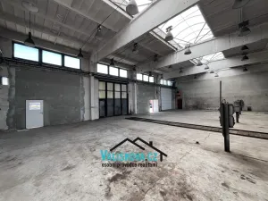 Pronájem výrobních prostor, Hulín, 370 m2