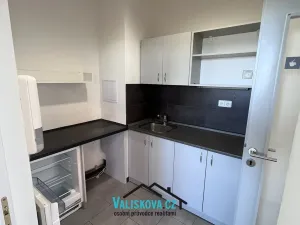 Pronájem kanceláře, Kroměříž, Jožky Silného, 150 m2