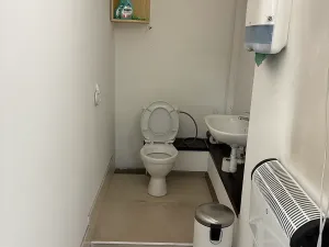 Pronájem skladu, Praha - Kunratice, Dobronická, 390 m2
