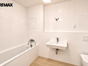Pronájem bytu 1+kk, Hradec Králové - Nový Hradec Králové, Pod Zámečkem, 28 m2