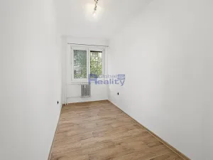 Prodej bytu 3+1, Pardubice, Stavbařů, 64 m2