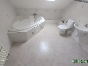 Pronájem bytu 4+kk, Praha - Horní Počernice, 103 m2