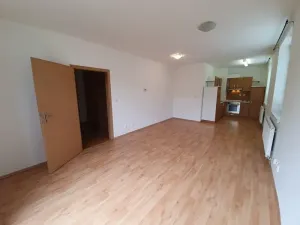 Pronájem bytu 1+kk, Jihlava, Poláčkova, 42 m2