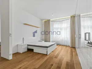 Pronájem bytu 3+kk, Praha, Laubova, 109 m2