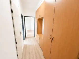 Prodej bytu 3+1, Průhonice, Školní, 60 m2