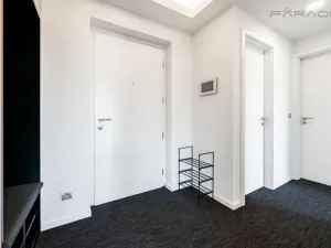 Pronájem bytu 2+kk, Praha - Libeň, Menclova, 66 m2