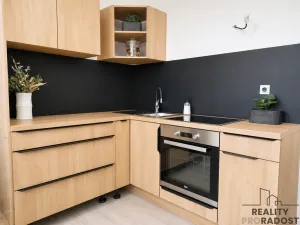 Pronájem bytu 1+1, Zlín, Javorová, 35 m2
