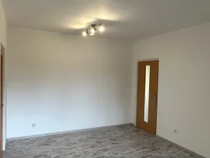 Prodej bytu 3+1, Horní Planá, Sídliště Míru, 78 m2