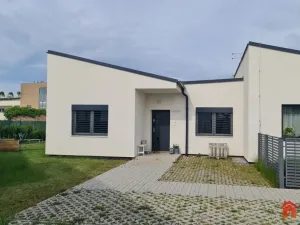 Pronájem rodinného domu, Buštěhrad, U Kapličky, 102 m2