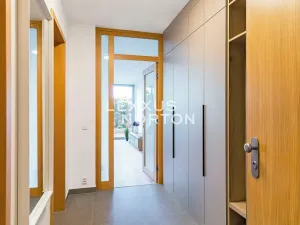 Pronájem bytu 2+kk, Praha - Prosek, Valečovská, 56 m2