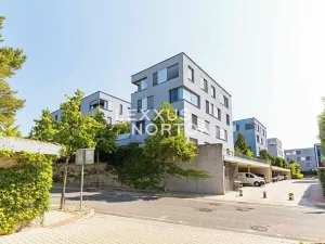 Pronájem bytu 2+kk, Praha - Prosek, Valečovská, 56 m2