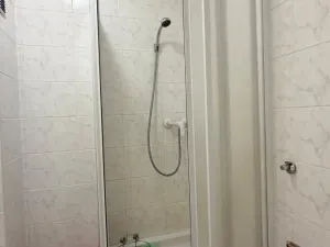 Pronájem bytu 1+kk, Praha - Podolí, Kaplická, 33 m2