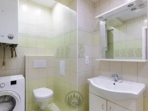 Prodej bytu 3+1, Karlovy Vary, Varšavská, 72 m2