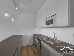 Pronájem bytu 1+kk, Praha - Prosek, Valečovská, 45 m2