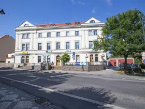 Pronájem činžovního domu, Říčany, 17. listopadu, 63 m2