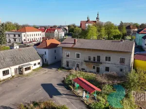 Prodej výrobních prostor, Chotětov, Husovo náměstí, 3000 m2