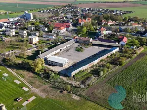 Prodej výrobních prostor, Chotětov, Husovo náměstí, 3000 m2