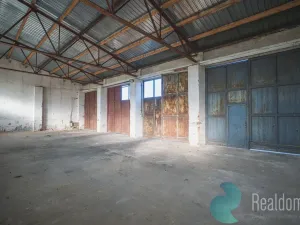 Prodej výrobních prostor, Chotětov, Husovo náměstí, 3000 m2