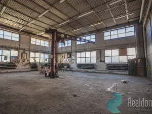 Prodej výrobních prostor, Chotětov, Husovo náměstí, 3000 m2