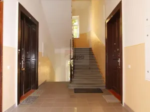 Pronájem bytu 1+1, Praha - Smíchov, Na Celné, 49 m2