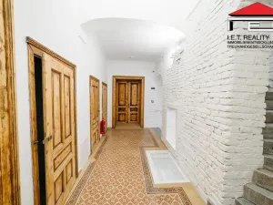 Prodej kanceláře, Frýdek-Místek, Zámecké nám., 74 m2
