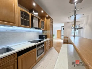 Pronájem pokoje, Praha - Hlubočepy, Voskovcova, 179 m2