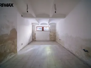Prodej obchodního prostoru, Karlovy Vary, Moravská, 160 m2