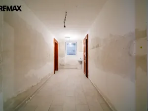 Prodej obchodního prostoru, Karlovy Vary, Moravská, 160 m2