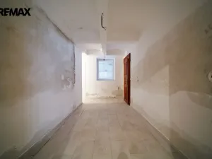 Prodej obchodního prostoru, Karlovy Vary, Moravská, 160 m2