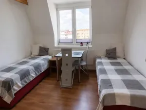 Pronájem bytu 1+kk, Praha - Suchdol, Suchdolské náměstí, 22 m2