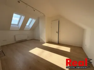 Pronájem bytu 3+kk, Pohořelice, U Kasáren, 69 m2