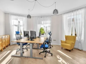 Pronájem obchodního prostoru, Chrudim, V Hliníkách, 171 m2