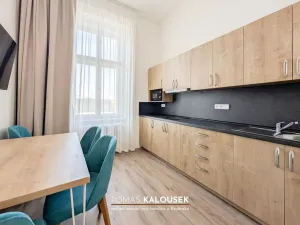 Pronájem restaurace, Ivančice, Tesařovo náměstí, 2319 m2