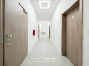 Pronájem restaurace, Ivančice, Tesařovo náměstí, 2319 m2