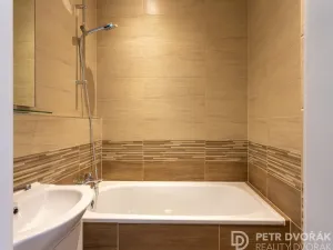 Pronájem bytu 2+1, Praha - Malešice, Přistoupimská, 62 m2