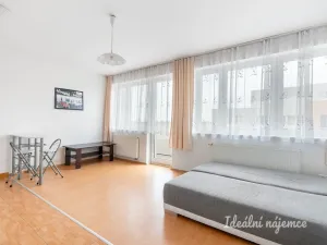 Pronájem bytu 1+kk, Praha - Kyje, Farkašova, 32 m2