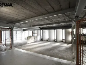 Prodej garážového stání, Hradec Králové - Nový Hradec Králové, Mrštíkova, 13 m2