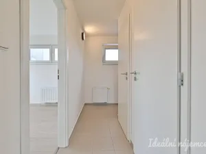 Pronájem bytu 2+kk, Brno - Slatina, Kobylnická, 34 m2
