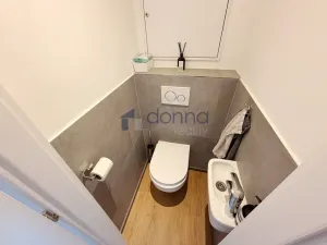 Pronájem bytu 2+kk, Praha, Třeboradická, 57 m2