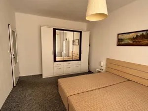 Pronájem bytu 2+1, Hradec Králové, třída SNP, 55 m2