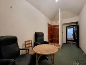 Pronájem obchodního prostoru, Praha, Petřínská, 135 m2