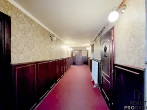 Pronájem obchodního prostoru, Praha, Petřínská, 135 m2