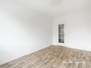 Pronájem bytu 3+1, Praha - Kobylisy, Chotovická, 71 m2