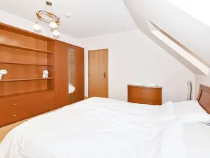 Prodej rodinného domu, Karlovy Vary, Slovenská, 162 m2