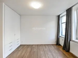 Pronájem bytu 1+kk, Praha - Vinohrady, Lucemburská, 30 m2